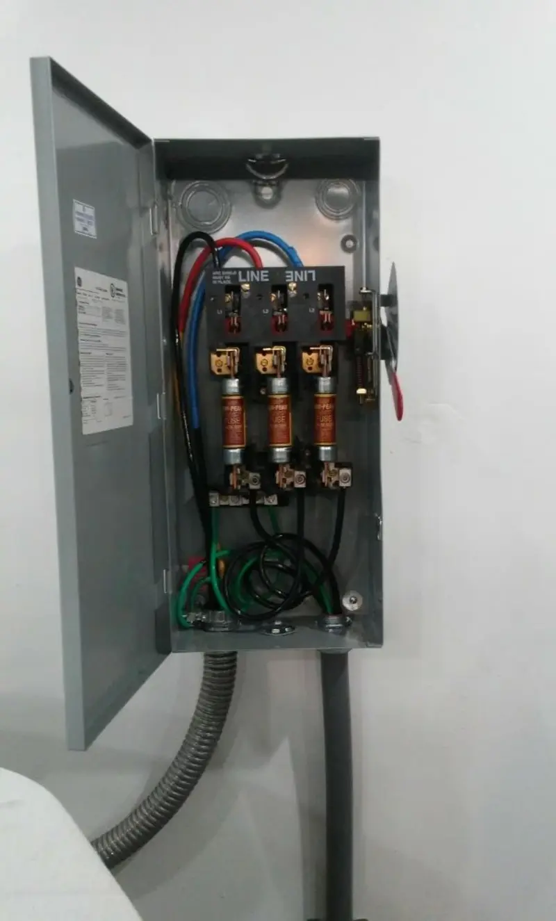 Three-phase disconnect switch installed for Electrical Wiring & Rewiring in Pocola